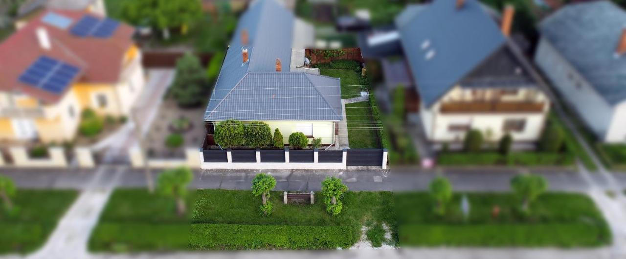 Estike Leilighet Balatonlelle Eksteriør bilde